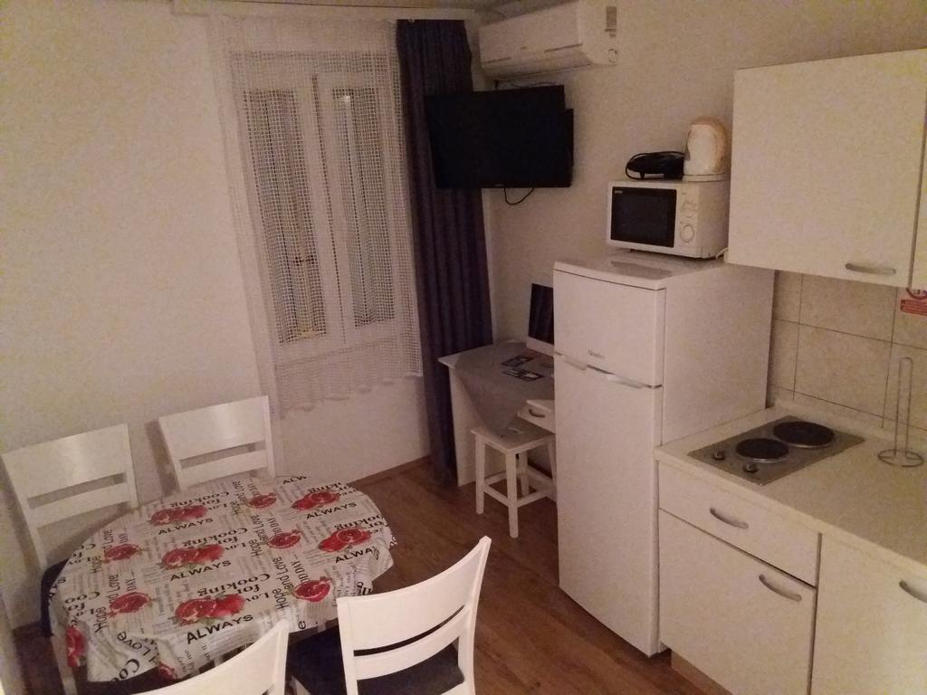 Apartmani Luan Vis Exterior foto